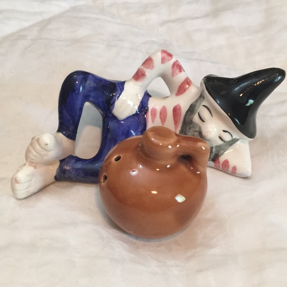 Vintage Japan Other - Hillbilly little brown jug japan Salt & pepper set